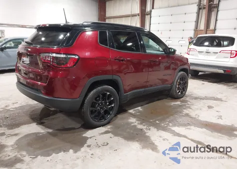 2022 Jeep Compass Altitude 4X4 z USA, uszkodzony, nr VIN 3C4NJDBB4NT196219